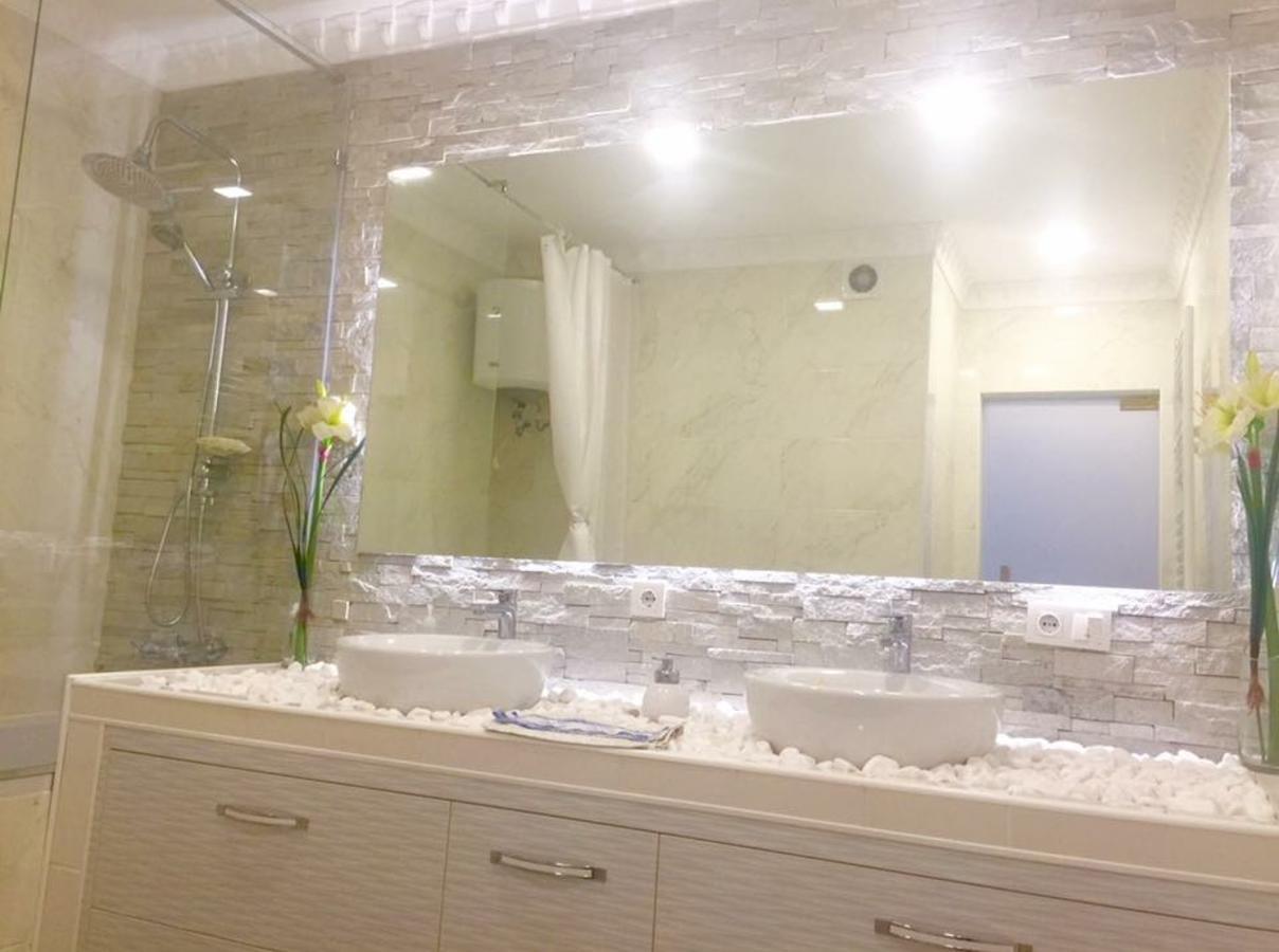 2 Bedrooms Heart Of City Center Кишинёв Экстерьер фото